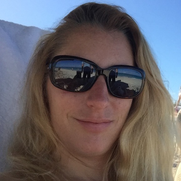 Meet your Posher, Lia - Picture 1 of 1